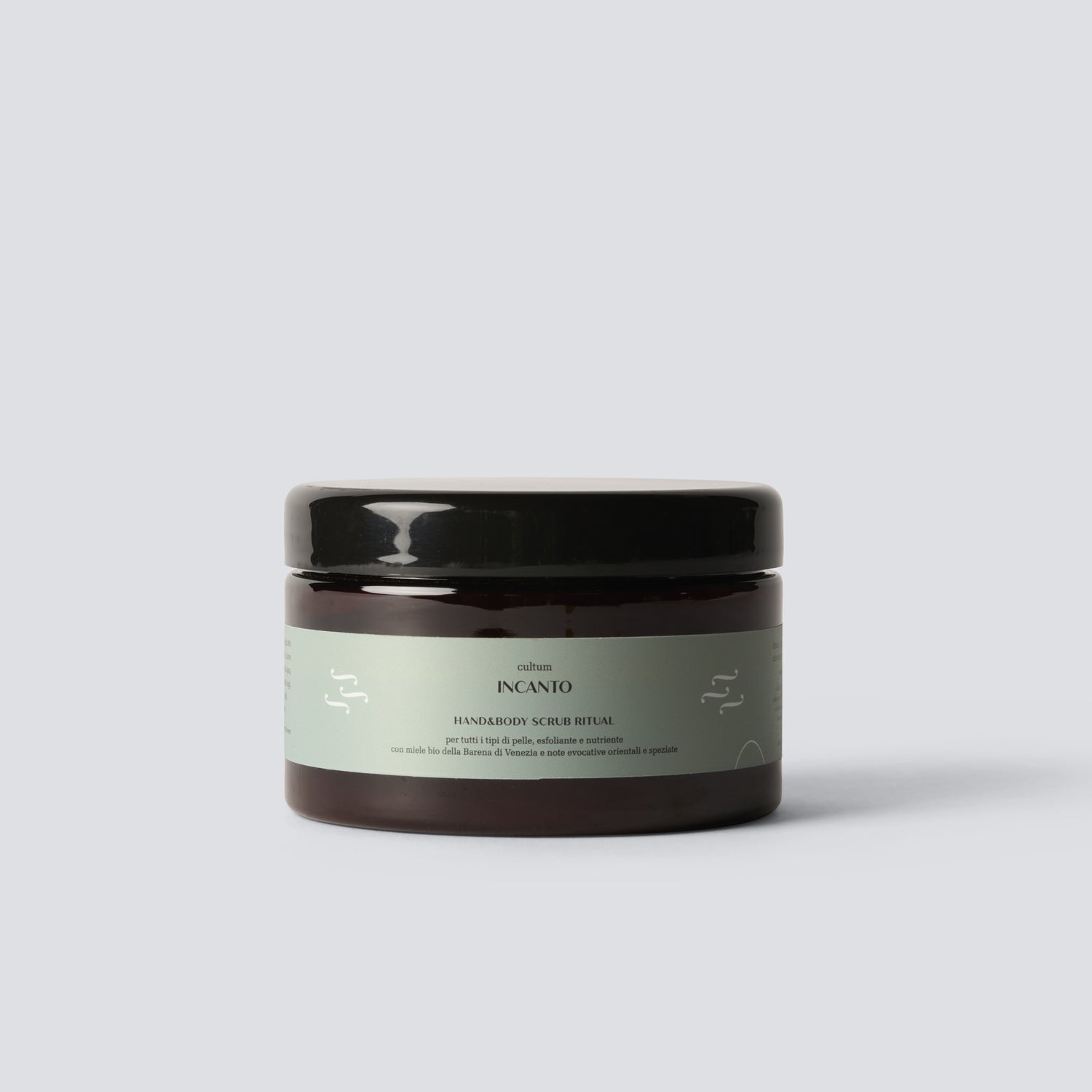 Scrub mani e corpo Incanto di Cultum Cosmetics, trattamento esfoliante e nutriente con sale marino e miele della Barena di Venezia.