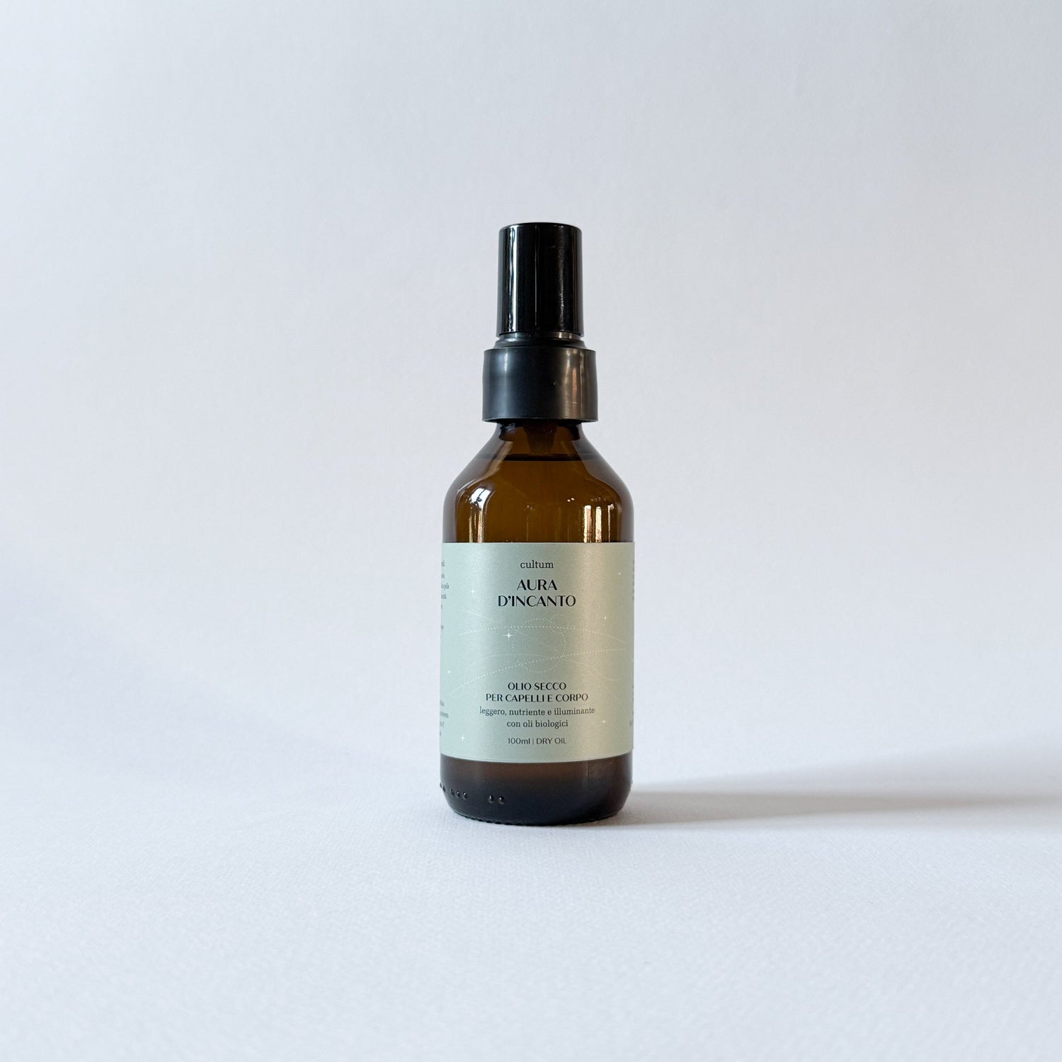 Prodotto per la cura del viso, corpo e capelli realizzato interamente in Italia con ingredienti naturali. Il packaging sostenibile riflette il nostro impegno per l’ambiente, mentre la formulazione delicata e ricca di benefici naturali offre un’esperienza di bellezza unica. Ideale per chi cerca qualità, sostenibilità e cura.
