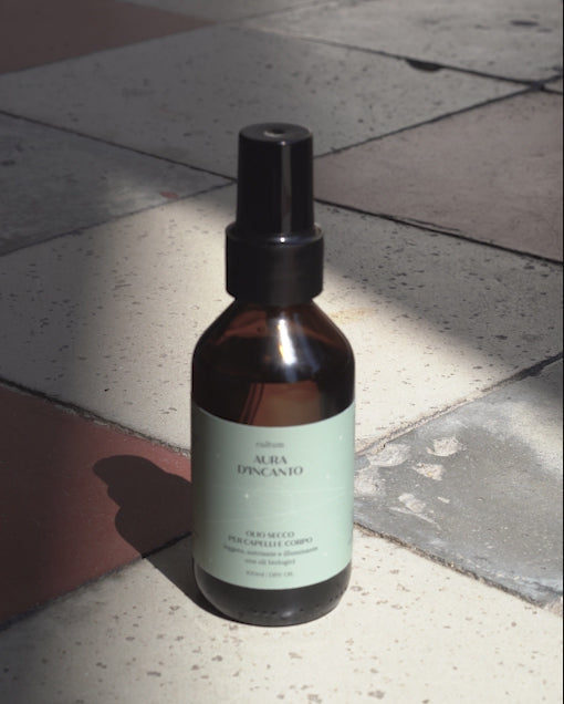 Un elisir prezioso che avvolge corpo, viso e capelli in un&